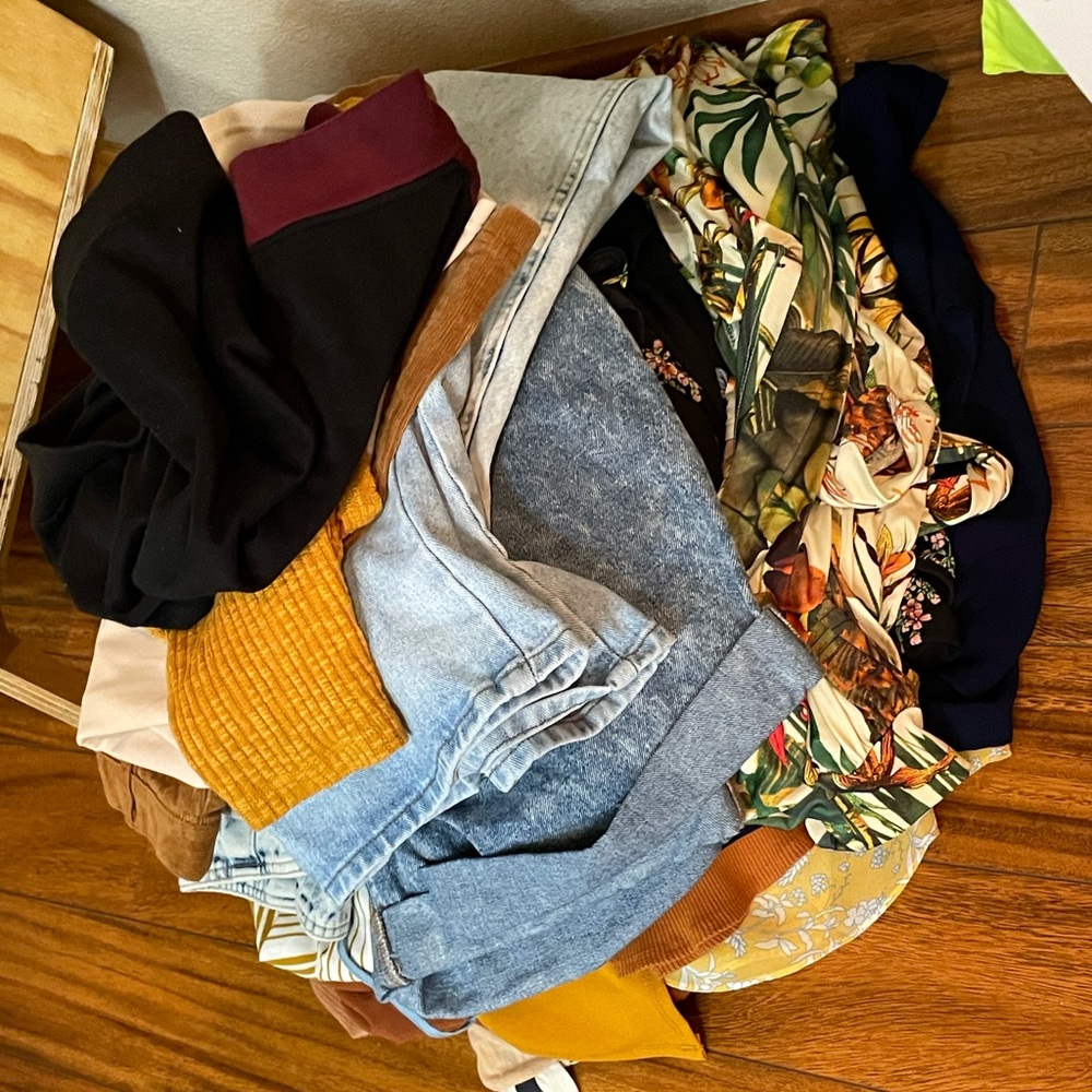 CLOSET CLEAN OUT!! Sale!! Sizes Small and Medium Clothing!